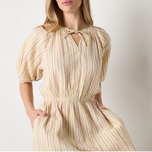 a.n.a Women’s Short Sleeve Popover Dress, 100% Cotton - Acid Wash Denim- NWT - Picture 2 of 14